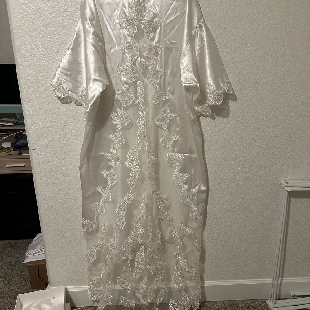 White Lace Bridal Robe